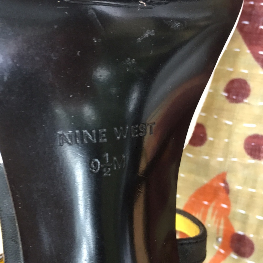 Nine West heels, with straps, size 9.5. - Picture 10 of 10